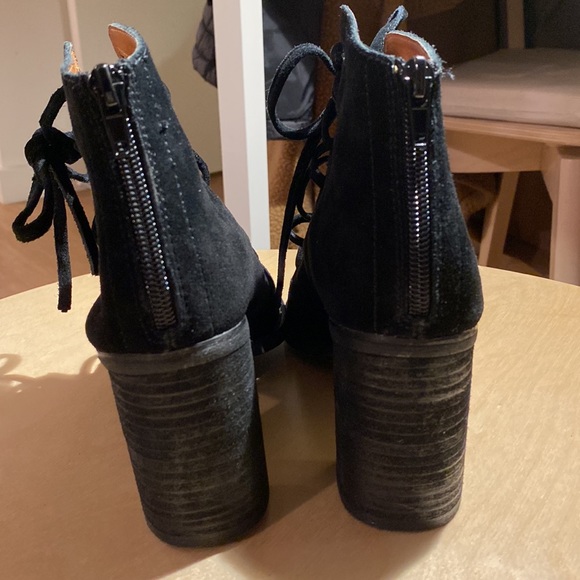 Jeffrey Campbell Corwin - Picture 4 of 5